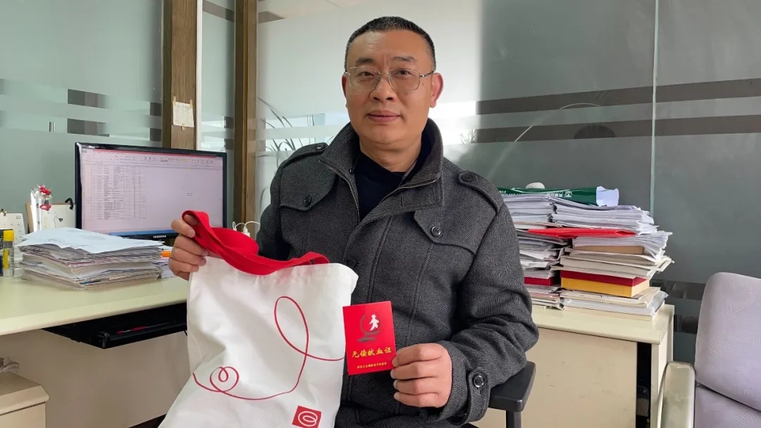 成都府河电力组织员工积极参加无偿献血活动